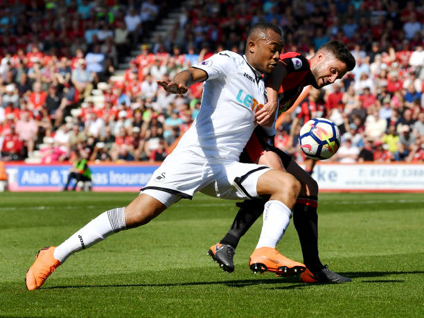 而裁判员则 而裁判员则